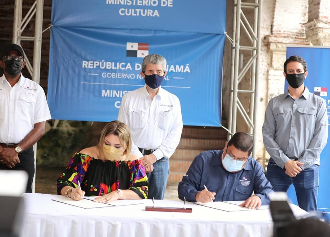 firma-de-las-primeras-contrataciones-para-la-reactivacion-economica-en-portobelo
